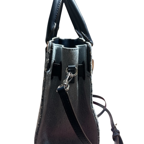 🔥Michael Kors Hamilton Small Logo Embossed Washed Denim Satchel👜 - Picture 3 of 8